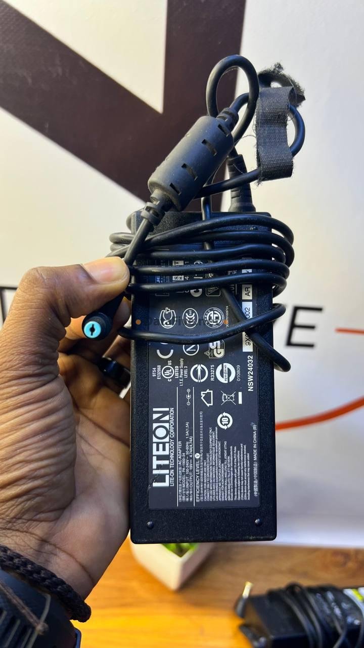 Chargeur acer Bout Normal 90W d'origine